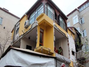 İSTANBUL'DA KORKUNÇ PATLAMA 4 YARALI