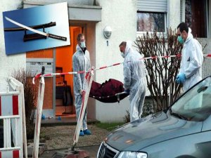 ANNE VE BABASINI SAMURAY KILICI İLE ÖLDÜRDÜ