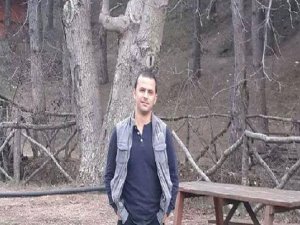 POLİSLERİN GÖZÜNÜN ÖNÜNDE İNTİHAR ETTİ