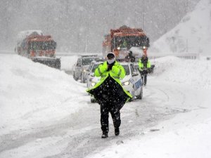 TEM BOLU DAĞI GEÇİŞİNİN ANKARA YÖNÜ ULAŞIMA KAPANDI