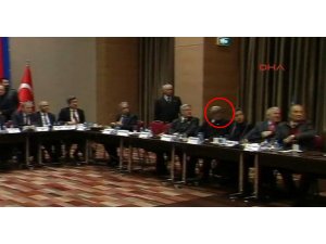 KILIÇDAROĞLU'NA AYAKKABI FIRLATTI