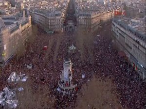 PARİS YÜRÜYÜŞÜNDEN GÖRÜNTÜLER