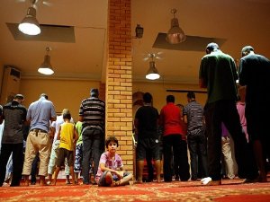 AVRUPA'DA CAMİLERE İLK YASAK GELDİ