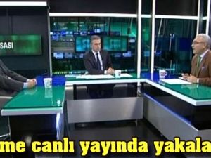 Canlı Yayında Deprem Anı !
