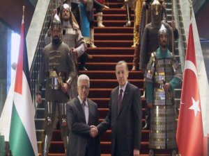 ERDOĞAN'IN SARAY KARŞILAMASINA YABANCILAR BÖYLE GÜLDÜ