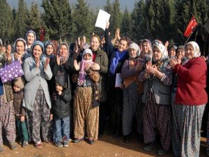 İZMİR'DE DİRENEN KÖYLÜLER KAZANDI