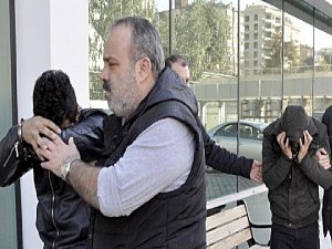 POLİS VE SAVCIYIZ DİYE DOLANDIRAN 2 ÜNİVERSİTELİYE SUÇ ÜSTÜ