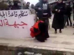 "ALLAHU EKBER" NİDALARI İLE KADININ BAŞINA KURŞUNU BÖYLE SIKTILAR