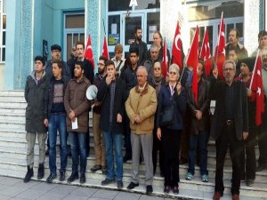 DAVUTOĞLU'NU PROTESTOYA 4 GÖZALTI