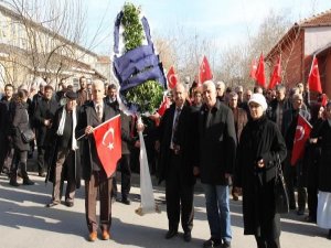 OSMANLI REKLAMCISI AKP MİLLETVEKİLİNE MHP'DEN ŞOK PROTESTO