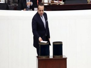 BAKIN KAÇ OYLA YÜCE DİVAN'DAN KURTULDULAR