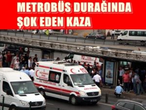 Metrobüs Durağında Şok Eden Olay