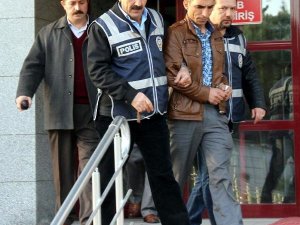 ÇUVAL CİNAYETİNDE  ÖLENİN BABASI TUTUKLANDI