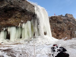 KALEDE BUZDAN DEV SARKITLAR OLUŞTU