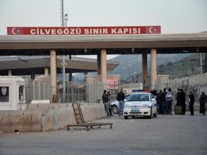 SINIRDA GERGİNLİK: ASKERE ATEŞ AÇILDI