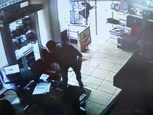 GÜVENLİK KAMERASINDAN KAÇAMADI