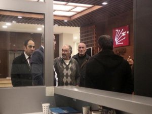 İŞÇİLER CHP'Lİ İL BAŞKANINI HAPSETTİ