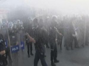 Grup yorum eylemine gazlı müdahale!