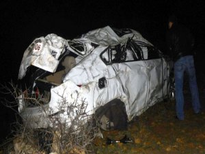 EĞLENCE DÖNÜŞÜ FECİ KAZA 2 ÖLÜ1 YARALI