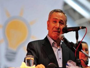 BÜLENT ARINÇ GÖZYAŞLARINA BOĞULDU