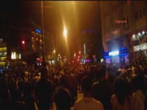 Eskişehir Geceyi Sokakta Geçirdi