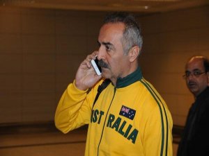 YILMAZ ERDOĞAN'A HAVALİMANI ŞOKU