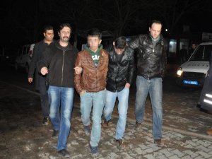 CİNAYET ZANLILARI MAKTULÜN TABUTUNA OMUZ VERMİŞ!