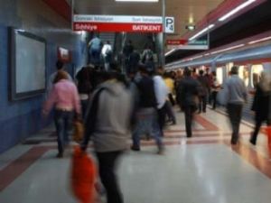 Ankara Metrosunda 'ahlaklı olun' anonsu!