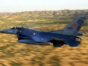 Savaşan şahinler bomba yağdırdı