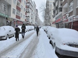 İSTANBUL'DA OKULLAR TATİL Mİ?