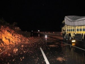 HEYELAN BİR ANA YOLU DAHA KAPATTI