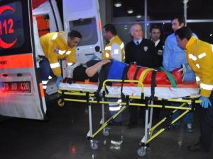 İŞÇİ SERVİSİ KAMYONETE ÇARPTI