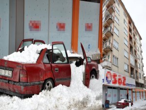 ARABASINI EVİNİN KENARINA PARK EDENLER OKUSUN