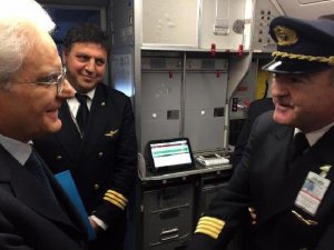 ONLARIN CUMHURBAŞKANI TARİFELİ UÇAKLA SEYAHAT EDİYOR