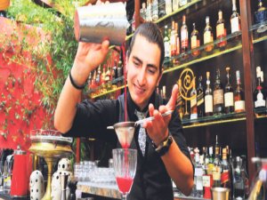 OTELLERE ALKOL YASAĞI MI GELİYOR