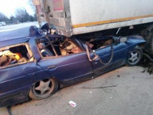 KIZ İSTEMEYE GİDERKEN CANLARINDAN OLDULAR 2 ÖLÜ 2 YARALI