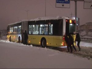 KADİR TOPBAŞ ALAY KONUSU OLDU