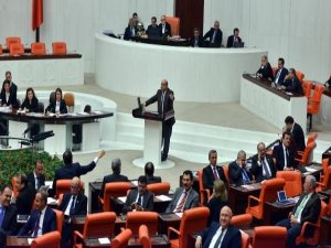 MECLİS KÜRSÜSÜNDE "BELDEN AŞAĞI" LAFLAR