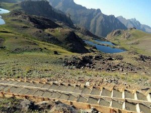 BELEDİYE CENNETLERİNE BETON DÖKTÜ KÖYLÜLER YIKTI