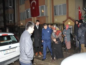 ESKİŞEHİR VE İZMİR'E ŞEHİT ATEŞİ DÜŞTÜ