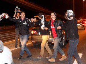 ABDULLAH GÜL BEŞİKTAŞ MAÇINDA BÖYLE COŞTU