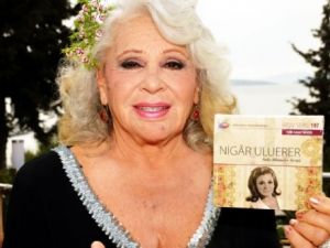 Efsane Sanatçı Yoğun Bakıma Kaldırıldı