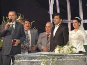 AK Partili Kadın Belediye Başkanı Tutuklandı