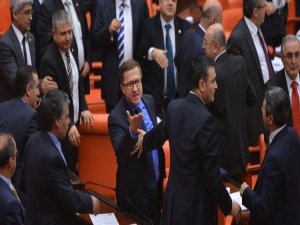 LÜTFÜ TÜRKKAN TBMM'Yİ BÖYLE SALLADI