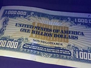 1 MİLYON DOLARLA YAKALANANLAR SERBEST