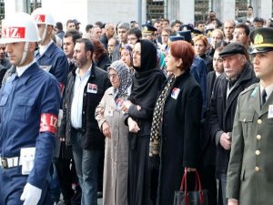 ŞEHİT CENAZESİNDE BAKAN VE KOMUTANLARA SERT TEPKİ