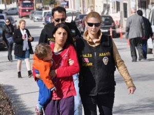 GENÇ ANNE;TABANCAYI ELİME TUTUŞTURUP "ÖLDÜR BENİ" DEDİ