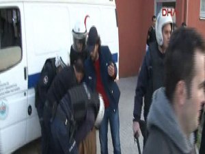 ÜNİVERSİTE YİNE KARIŞTI 4 YARALI