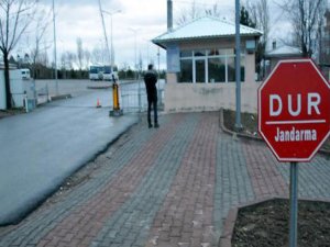 KOCASININ CEZAEVİ ZİYARETİNDE BOĞAZINI KESTİĞİ KADININ DRAMI