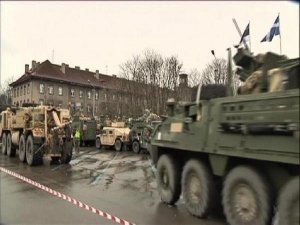 AMERİKA'DAN RUSYA'YA ESTONYA'DA GÖVDE GÖSTERİSİ